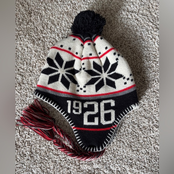 Detroit Red Wings NHL Unisex Winter Knit Beanie w/ Flaps, Tassel & Fleece Lined - Picture 4 of 6